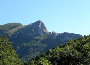5 Maggio 2024 “Monte Catria”: Da Valdorbia per il Corno del Catria. (EE)